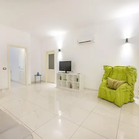 Holiday home Trilocale Corso Italia 24 Piano Terra Con Spazio Esterno Gallipoli