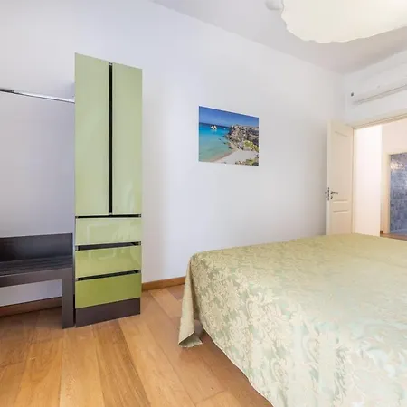 Holiday home Trilocale Corso Italia 24 Piano Terra Con Spazio Esterno